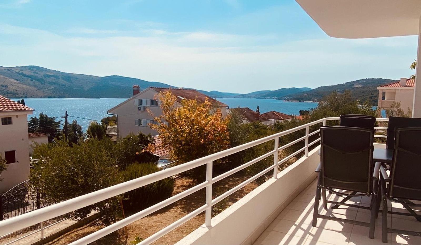 House Agradable Apartment Seget Vranjica Exterior photo